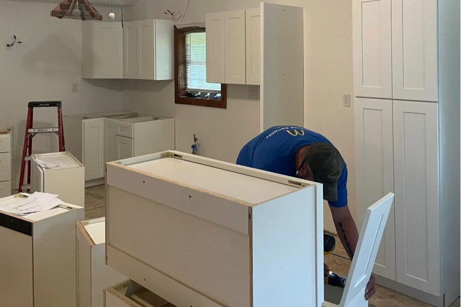 Cabinet Installer