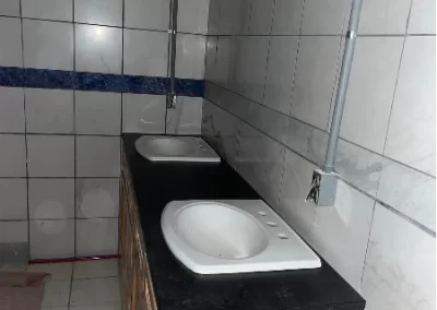 Dependable Cabinet Installer